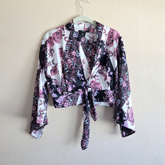 Forever 21 Floral Bell Sleeve Tie Front Cropped Blouse Size Large - Picture 1 of 10